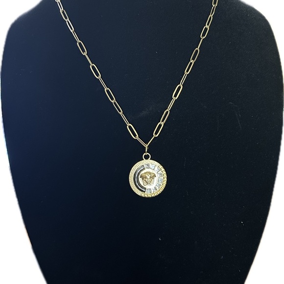 Elegant Gold Versace Medusa Necklace - Picture 1 of 3